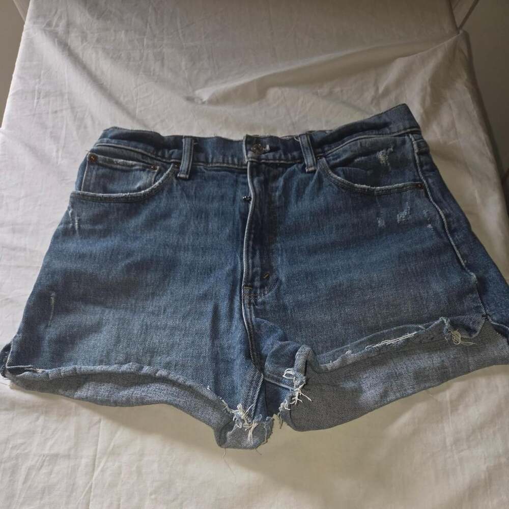 Abercrombie & Fitch The 4 Inch Mom Short High Rise Denim Shorts 28
